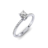 Gabriano Petra 4 tırnaklı tektaş yüzük; GIA-HRD sertifikalı radiant pırlanta ve beyaz altın montürün üstten görünüşü